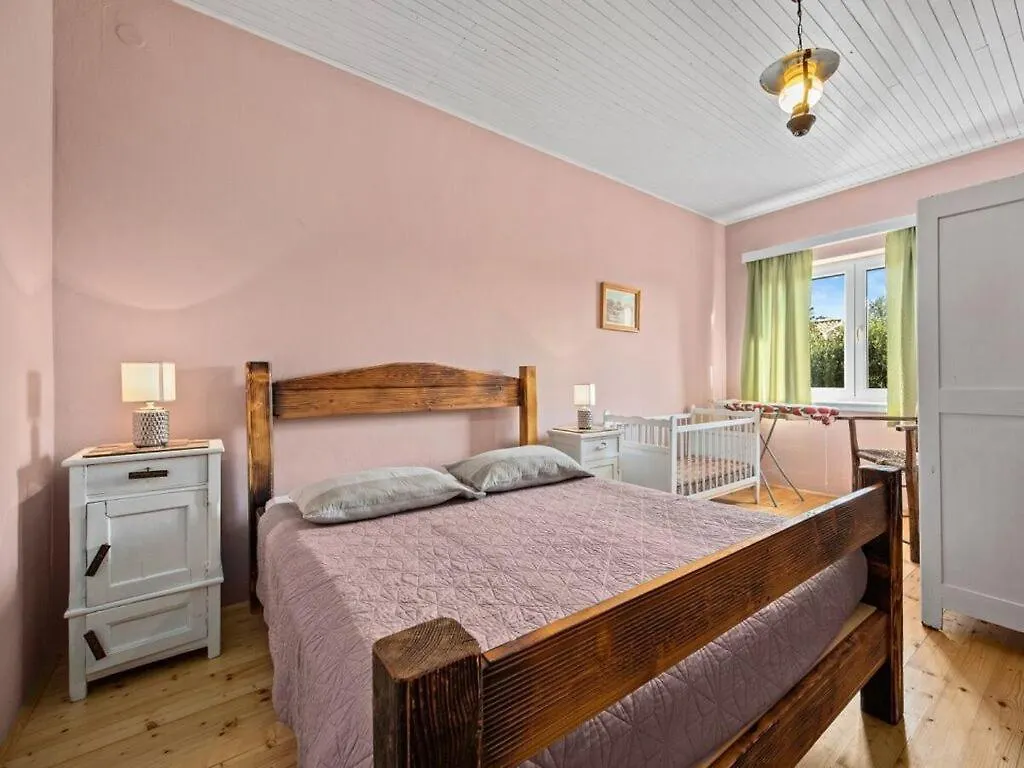 Villa Alka Comfortable Holiday Residence Barban